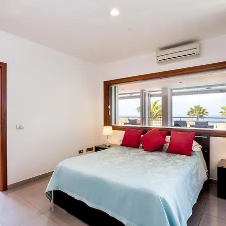 Playa De Fanabe Sleeps 6 With Pool Air Con And Wifi Vila *